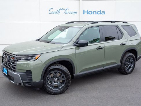 New 2026 Honda Pilot TrailSport image 2