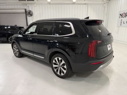 Used 2020 Kia Telluride S FWD image 3