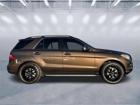 Used 2012 Mercedes-Benz ML 350 BlueTEC 4MATIC image 3