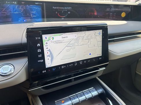 Certified 2025 Lincoln Nautilus Reserve AWD/4WD image 31