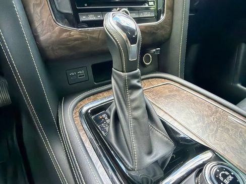 Used 2021 INFINITI QX80 Premium Select w/ All-Season Package RWD image 32