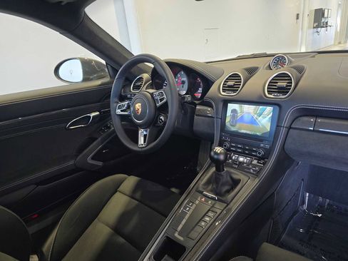 Used 2024 Porsche 718 Cayman GTS RWD image 11