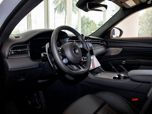 New 2025 Maserati Grecale Modena image 22