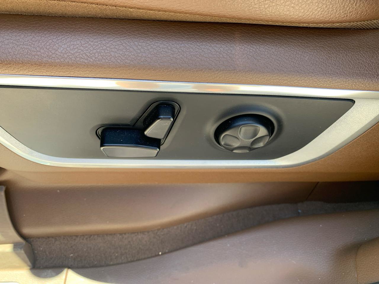 Used 2019 RAM 1500 Laramie AWD/4WD image 34