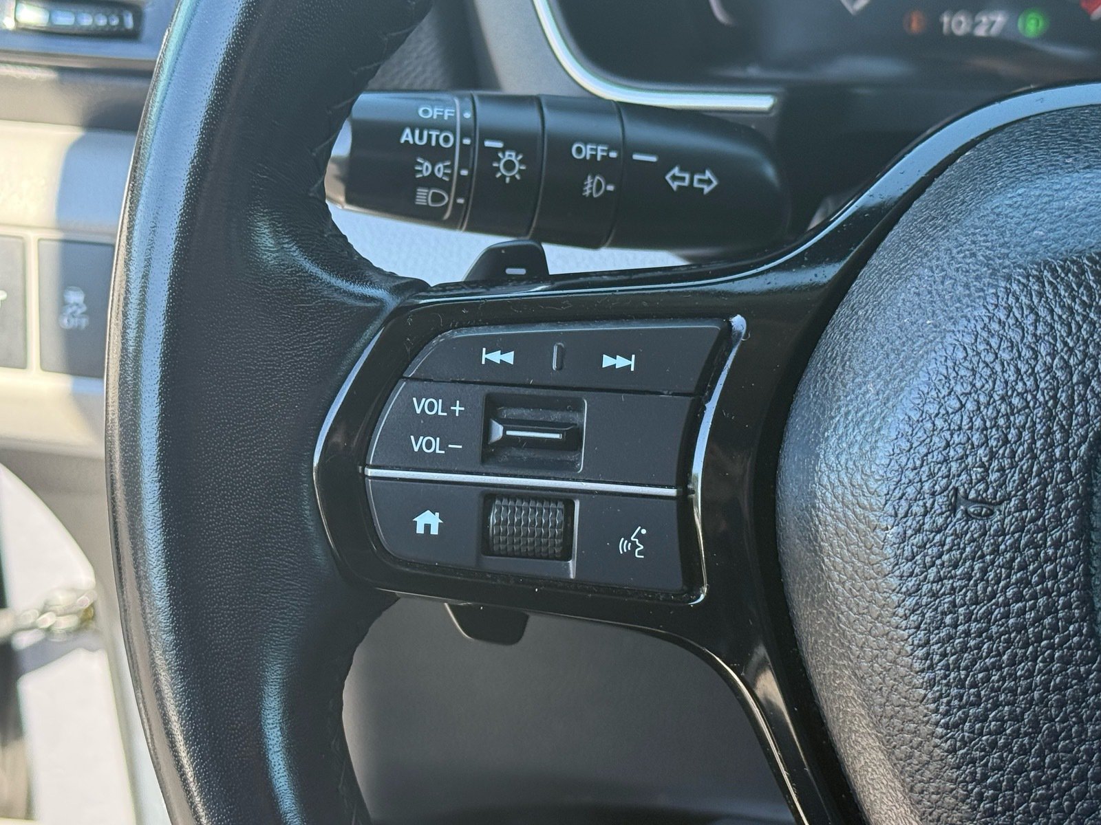 Used 2025 Honda Pilot EX-L image 17