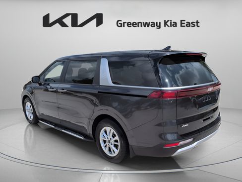 Certified 2023 Kia Carnival LX FWD image 8
