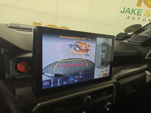 Used 2024 Toyota Tacoma TRD Sport w/ TRD Sport Premium Package AWD/4WD image 21