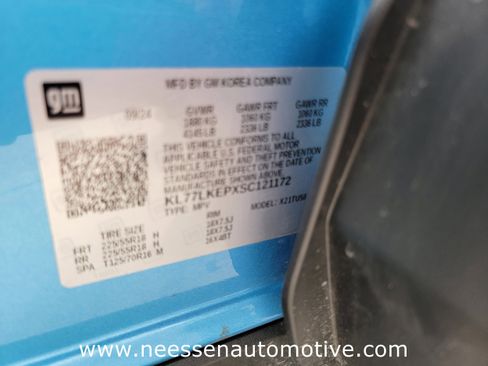 Used 2025 Chevrolet Trax ACTIV w/ Sunroof Package image 36