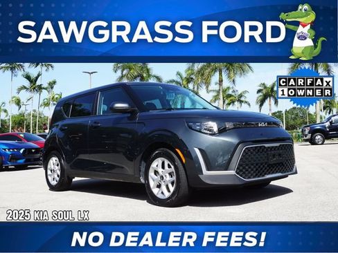 Used 2025 Kia Soul LX w/ LX Technology Package FWD image 1