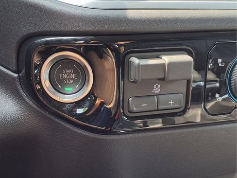 New 2026 Chevrolet Silverado 1500 RST AWD/4WD image 9