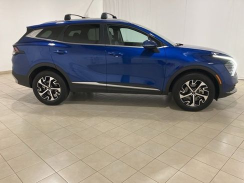 Used 2024 Kia Sportage EX image 6