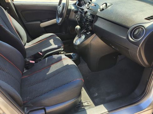 Used 2013 MAZDA MAZDA2 Touring FWD image 35