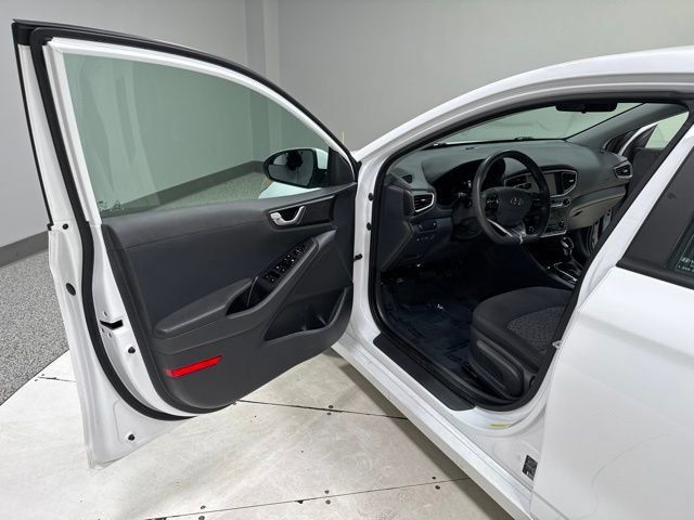 Used 2018 Hyundai Ioniq Blue FWD image 7