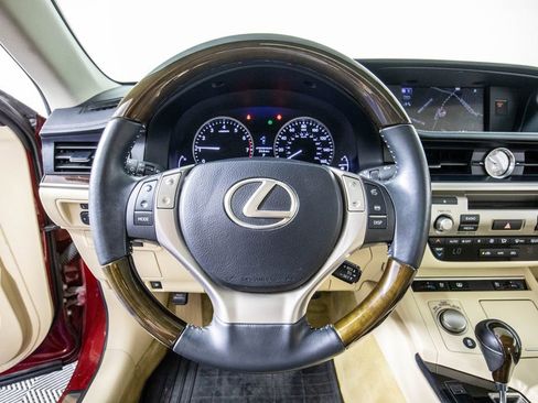 Used 2013 Lexus ES 350 350 w/ Luxury Pkg image 18