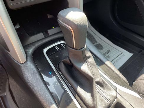 Used 2025 Toyota Corolla Cross LE FWD image 26
