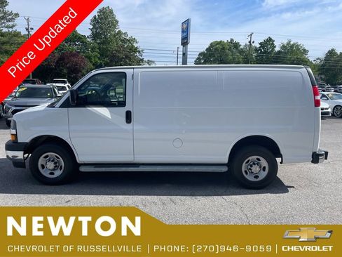Used 2024 Chevrolet Express 2500 w/ Driver Convenience Package RWD image 28