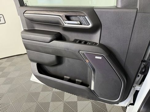 Used 2022 Chevrolet Silverado 1500 LTZ w/ Z71 Off-Road Package image 13