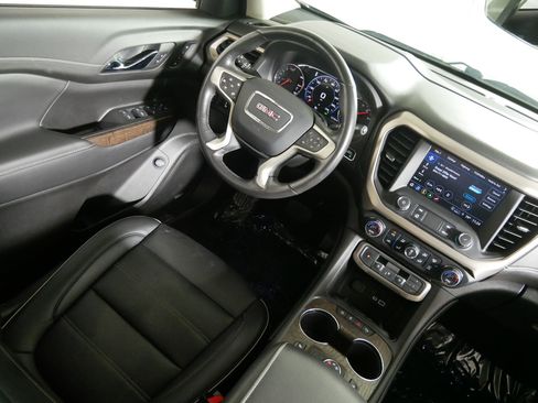 Certified 2022 GMC Acadia Denali w/ Denali Ultimate Package AWD/4WD image 9
