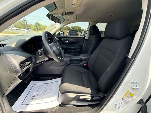Certified 2025 Honda HR-V LX image 17