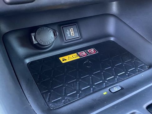 Used 2025 Toyota RAV4 XLE Premium w/ Weather Package AWD/4WD image 27