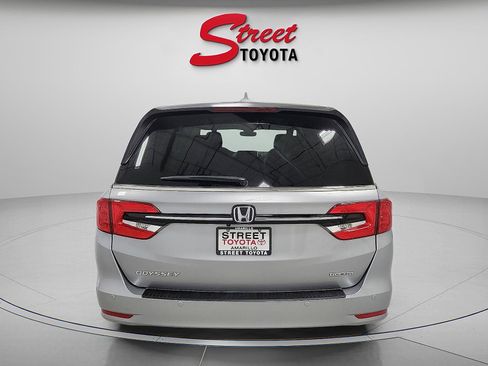 Used 2023 Honda Odyssey Touring image 3