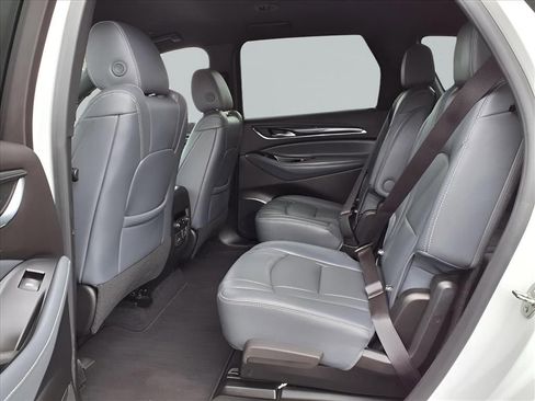 Used 2024 Buick Enclave Premium image 25