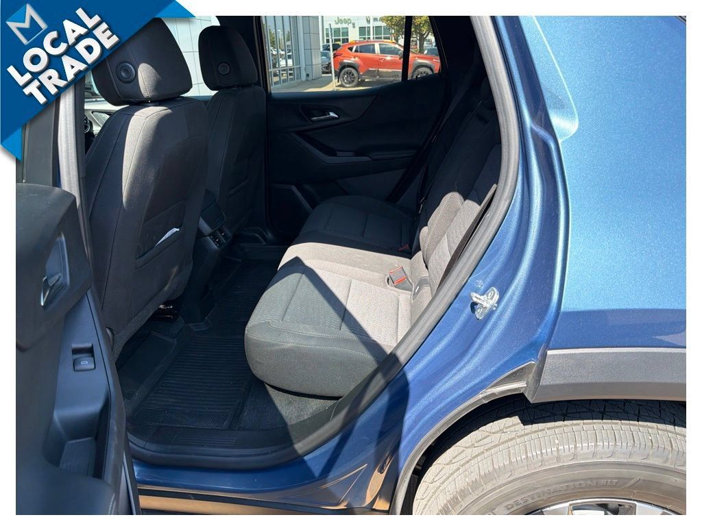 Used 2026 Chevrolet Equinox LT w/ Safety and Technology Package FWD image 10