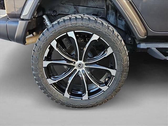 Used 2021 Jeep Wrangler Unlimited Sahara AWD/4WD image 19
