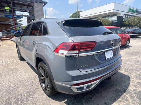 Used 2021 Volkswagen Atlas Cross Sport SE w/ Panoramic Sunroof Package FWD image 5