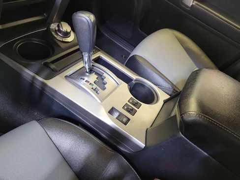 Used 2018 Toyota 4Runner SR5 Premium AWD/4WD image 26