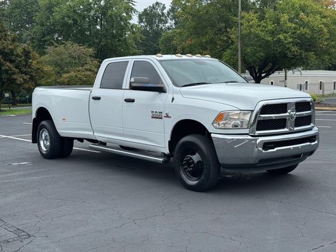 Used 2017 RAM 3500 Tradesman w/ Chrome Appearance Group image 4