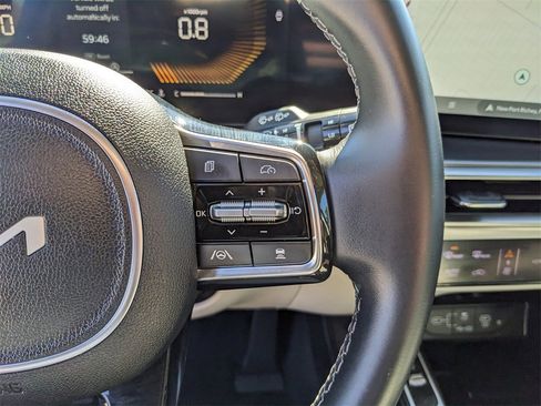 Certified 2024 Kia Sorento S w/ Panoramic Sunroof Package image 33