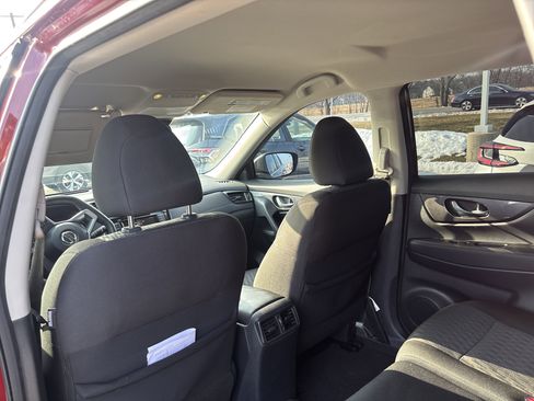 Used 2020 Nissan Rogue SV image 12