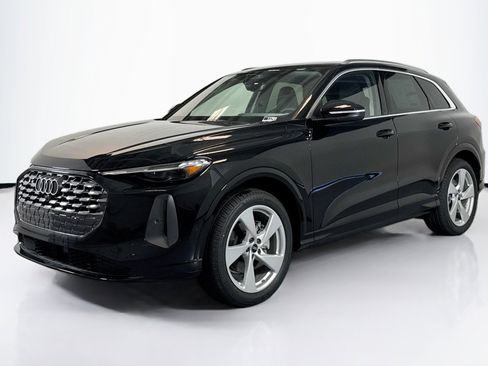 New 2025 Audi Q5 Prestige image 1