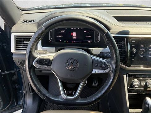 Used 2022 Volkswagen Atlas Cross Sport SEL R-Line AWD/4WD image 11