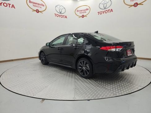 Used 2026 Toyota Corolla SE FWD image 3
