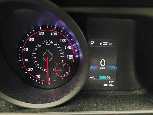 Used 2023 Hyundai Elantra SE FWD image 23