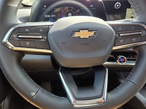 New 2026 Chevrolet Equinox LT w/ Convenience Package II AWD/4WD image 32