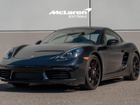 Used 2025 Porsche 718 Cayman S w/ Premium Package RWD image 3