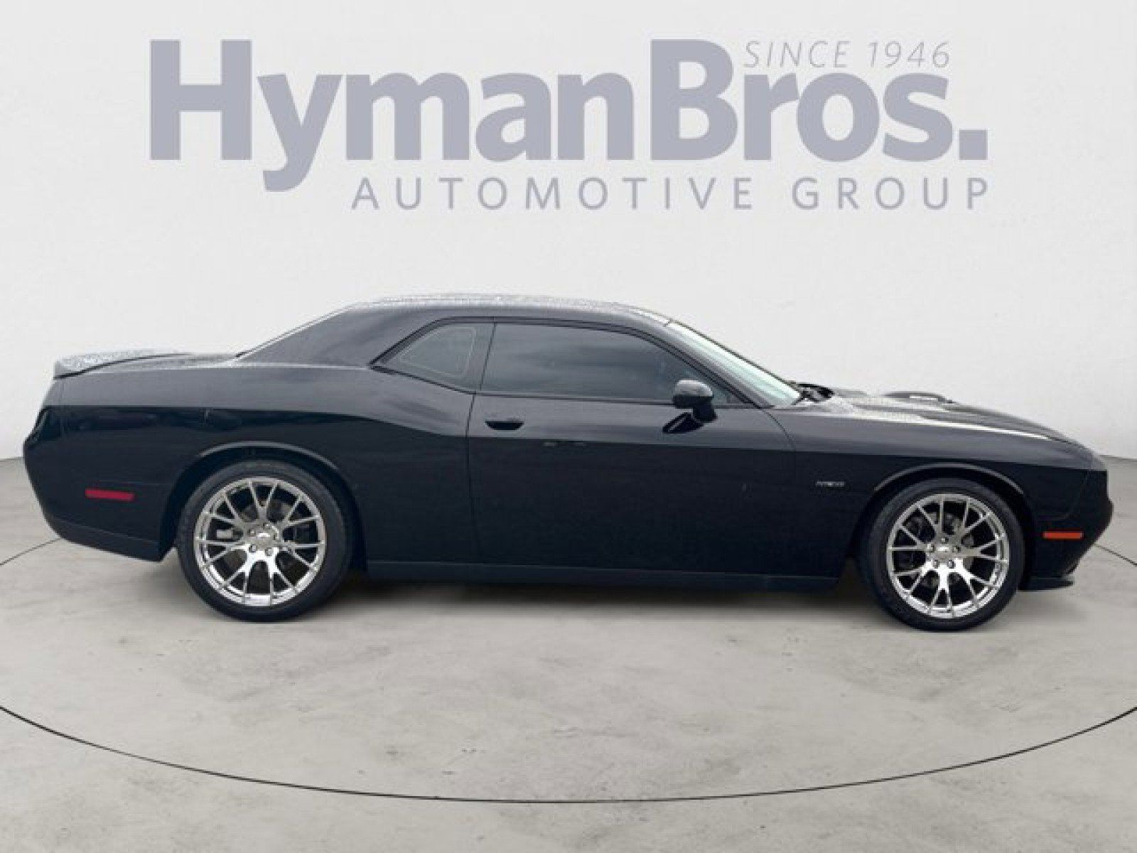 Used 2016 Dodge Challenger R/T RWD image 2