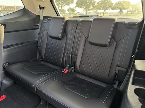 Used 2025 Volkswagen Atlas SEL Premium R-Line image 29