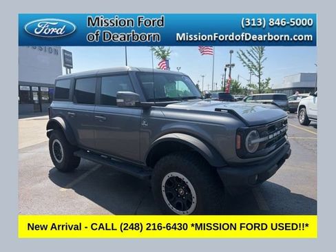 Used 2023 Ford Bronco Outer Banks w/ Sasquatch Package AWD/4WD image 1