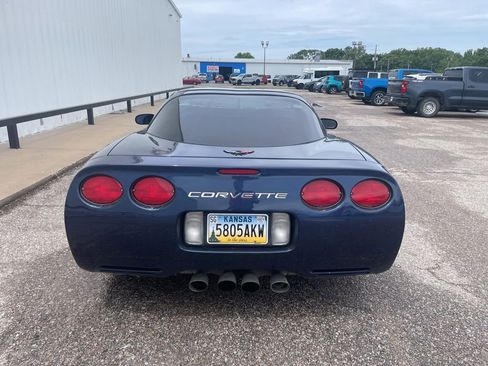 Used 2000 Chevrolet Corvette Coupe w/ Roof Pkg RWD image 6