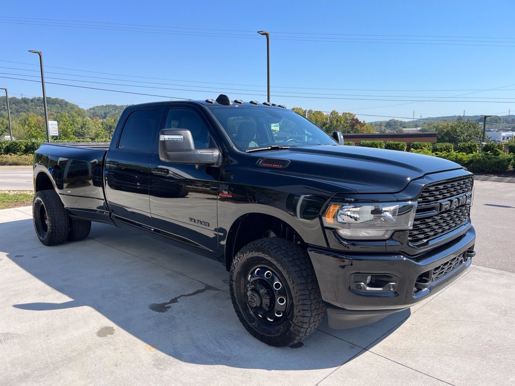 Used 2024 RAM 3500 Big Horn w/ Night Edition AWD/4WD image 31