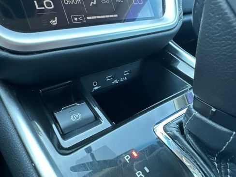 Used 2022 Subaru Outback Premium AWD/4WD image 33