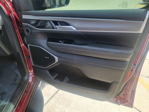 Used 2025 Jeep Wagoneer Series II image 14