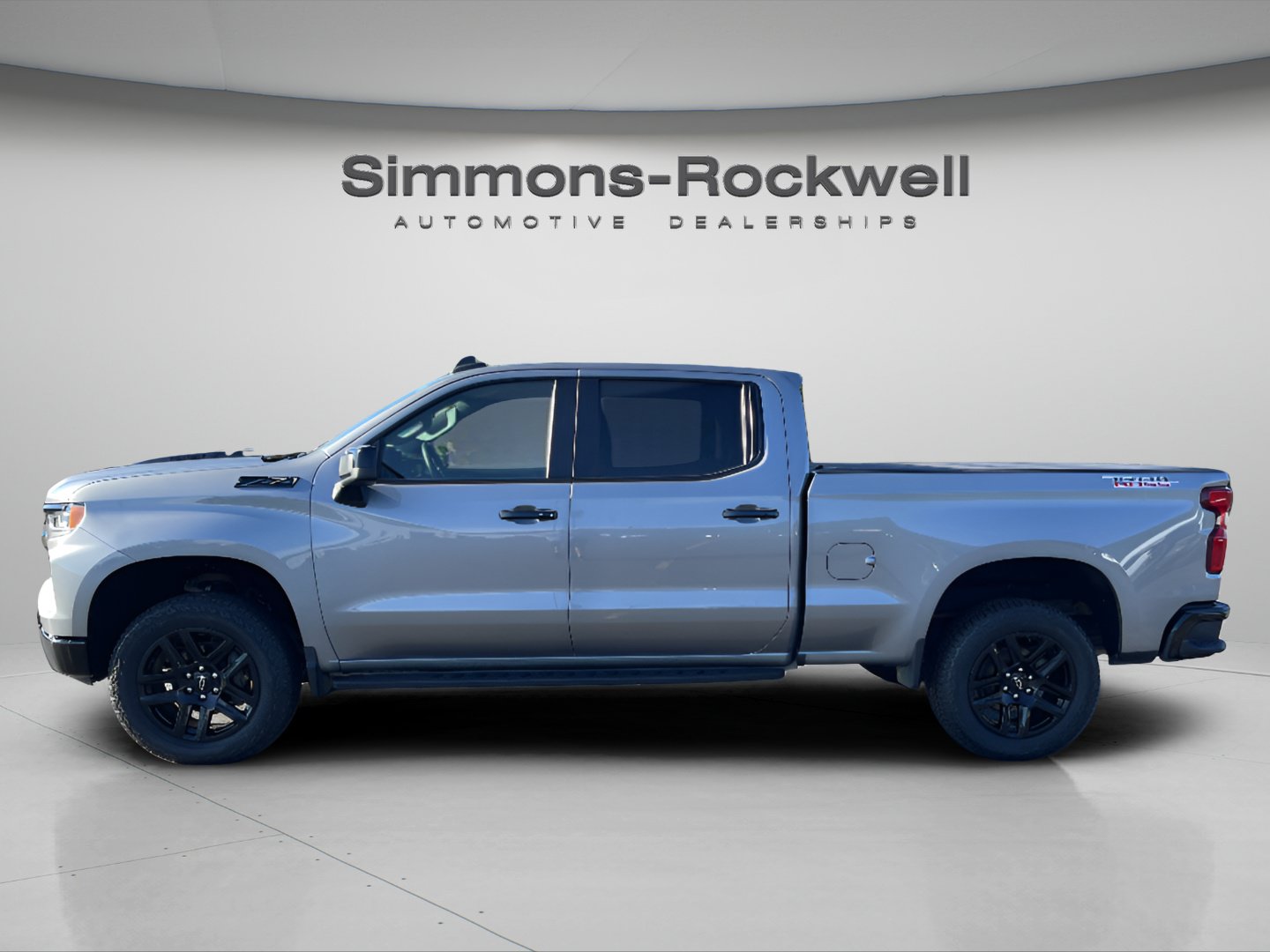 Used 2025 Chevrolet Silverado 1500 LT Trail Boss AWD/4WD image 2