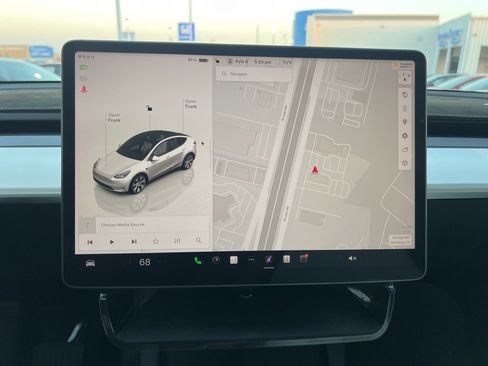 Used 2022 Tesla Model Y Long Range image 28
