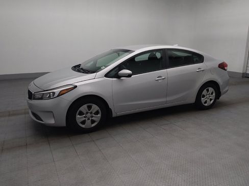 Used 2018 Kia Forte LX w/ LX Popular Package FWD image 2