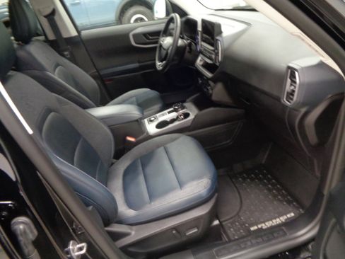 Used 2023 Ford Bronco Sport Outer Banks image 13